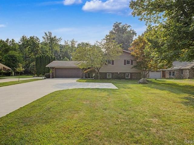 House for sale in Grosse Ile, Michigan