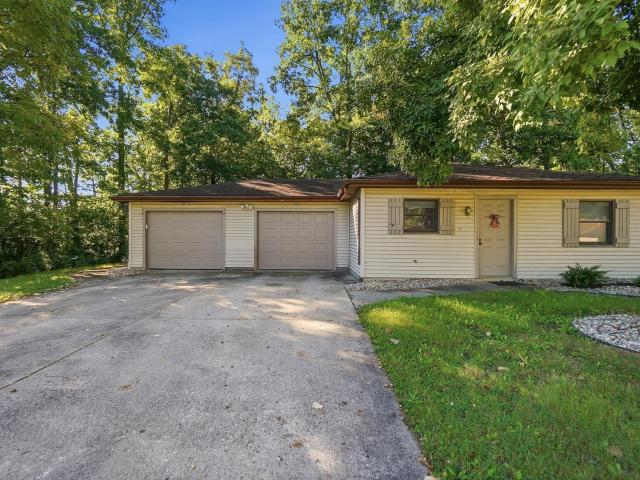 House for sale in West Wind, Fort Wayne