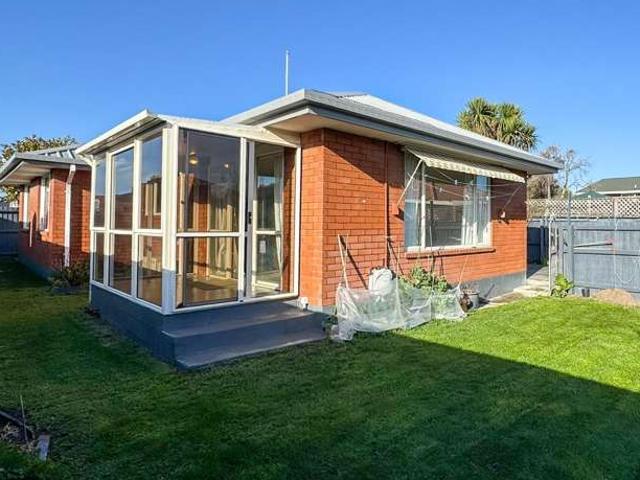 Apartment for rent in Chaslands, Canterbury