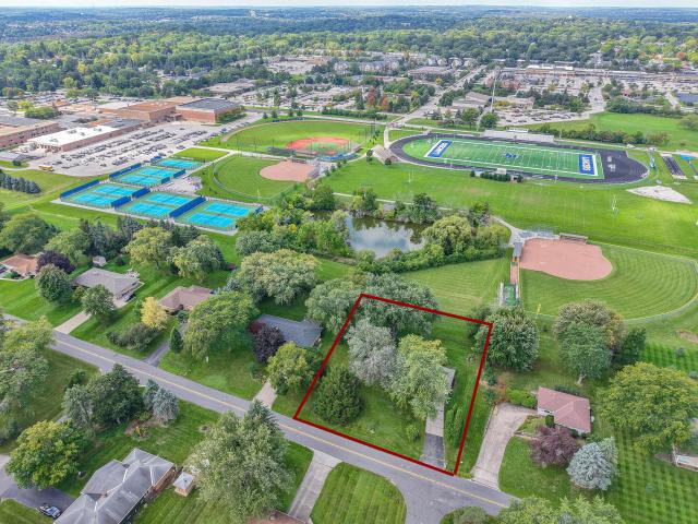 House for sale in Civic Center, Brookfield