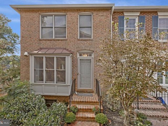 Townhouse for sale in Virginia