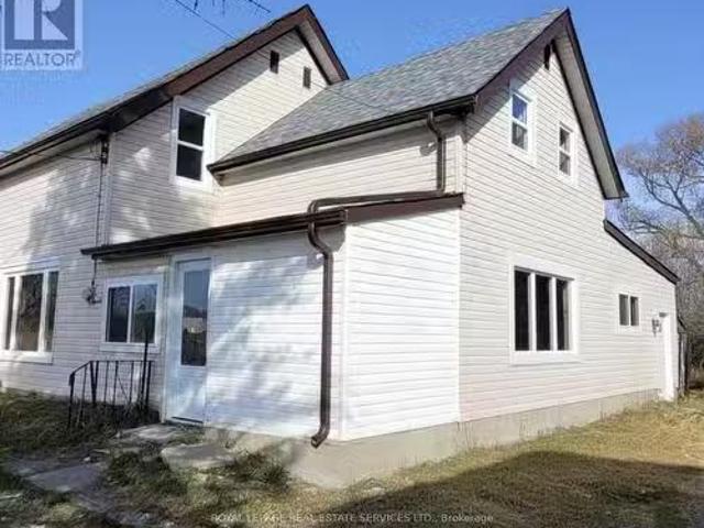 House for sale in Ontario