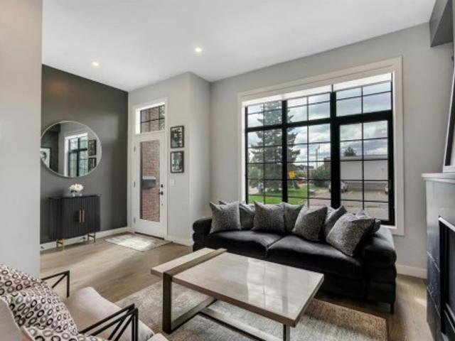 Townhouse for sale in Altadore, Calgary