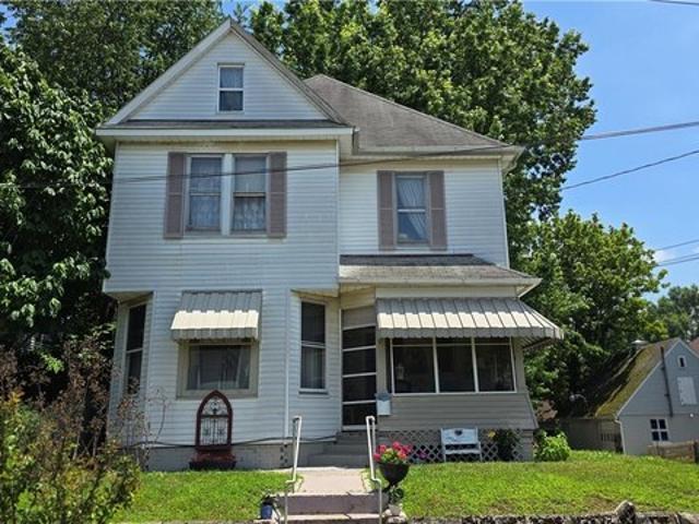 House for sale in Parkersburg, West Virginia