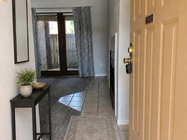 Townhouse for sale in Arlington, Texas