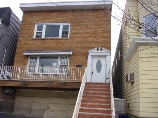 House for sale in Hudson, New Jersey