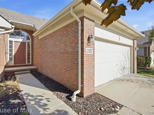 Condo for sale in Commerce Charter Township, Oakland County
