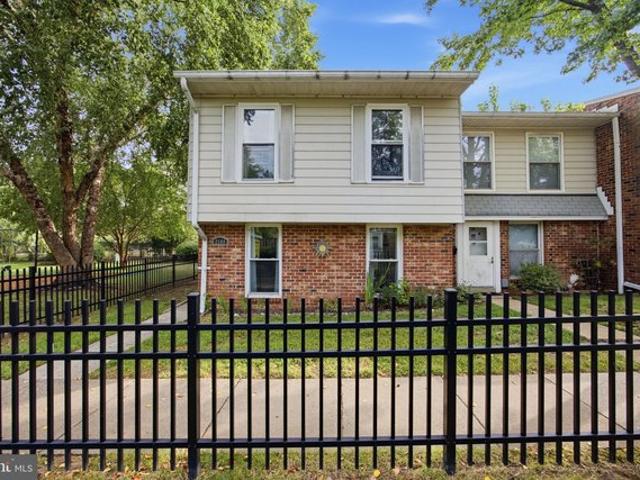 Townhouse for sale in Virginia