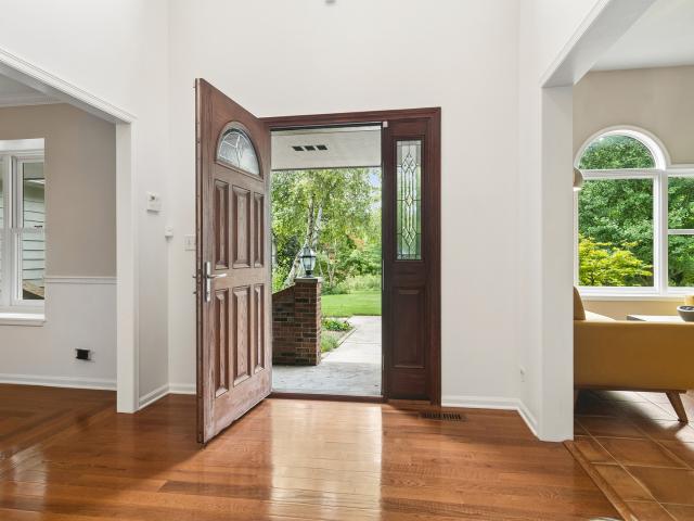 House for sale in Mchenry, Illinois
