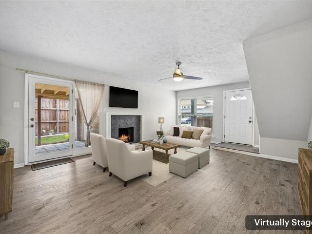 Townhouse for sale in Carrollton, Texas