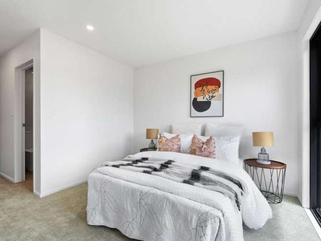 Townhouse for sale in Whangaparaoa