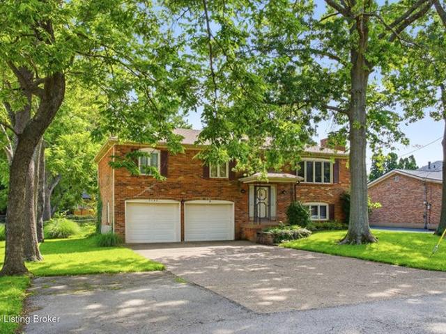 House for sale in Jeffersontown, Kentucky