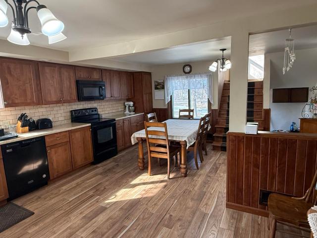 House for sale in Mishicot