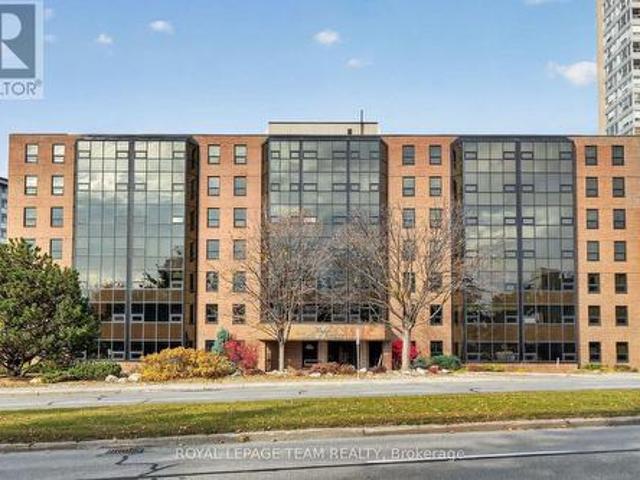 Condo for sale in Bay, Ottawa