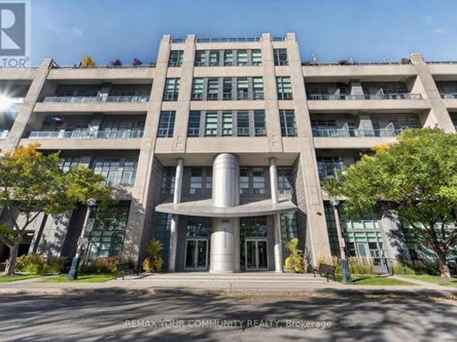 Condo for sale in Toronto—St. Paul's, Toronto