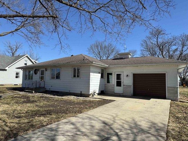 House for sale in Aplington, Iowa