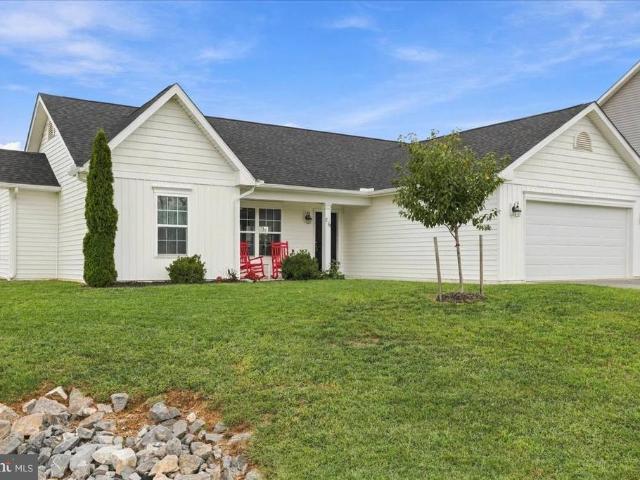House for sale in Bridle Creek, Martinsburg