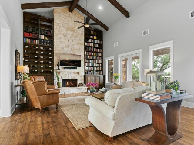 House for sale in Driftwood