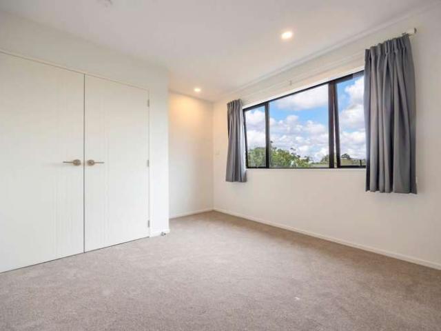Townhouse for rent in Mount Wellington, Oroua County