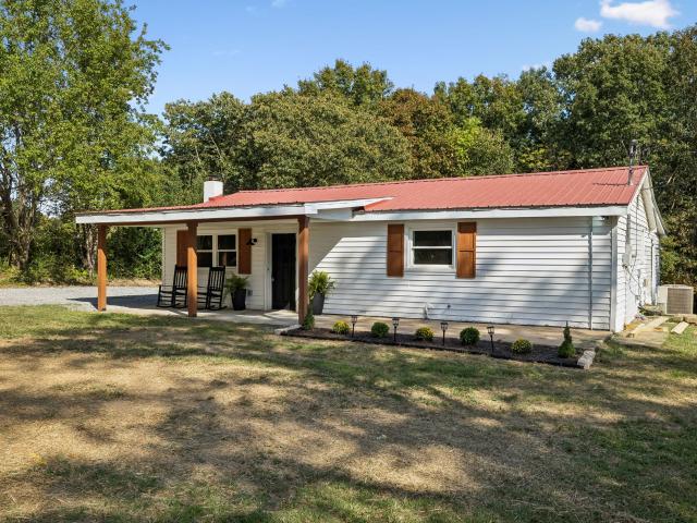 House for sale in Dickson, Middle Tennessee