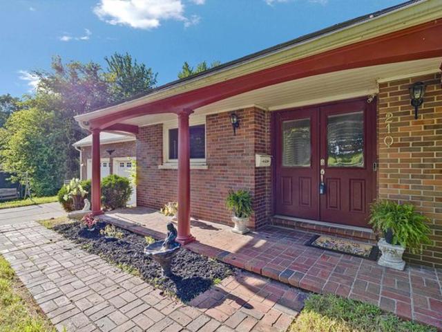 House for sale in Newburgh, Indiana