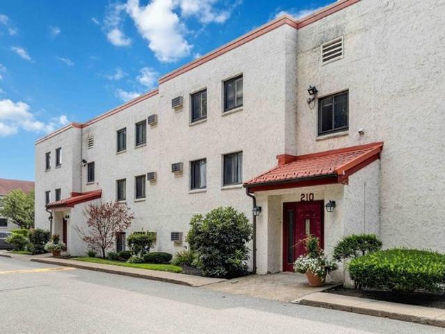 Condo for sale in Stoneham, Middlesex County