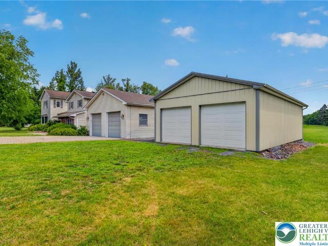 House for sale in Mount Bethel, Pennsylvania