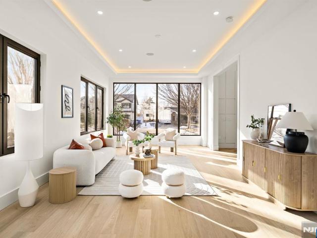 House for sale in Paramus, New Jersey