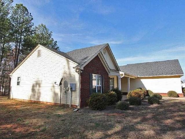 House for sale in Hull, Georgia