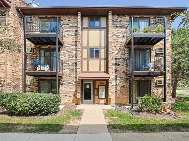 Condo for sale in Carol Stream, Illinois