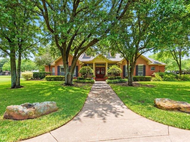 House for sale in Ellis, Texas