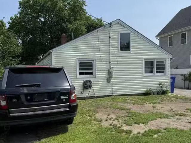 House for rent in Trumbull