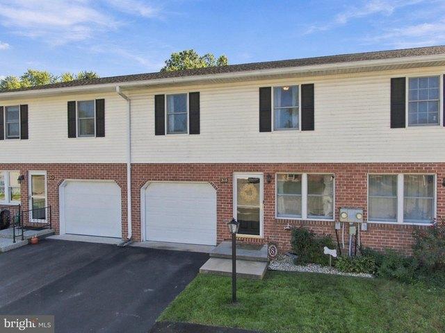 Townhouse for sale in Chambersburg, Franklin County