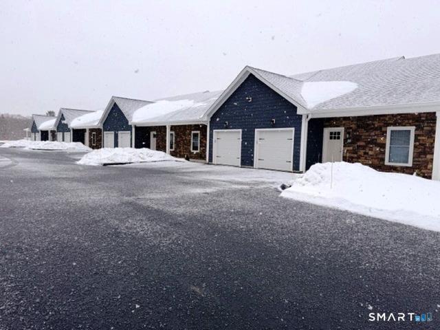 Condo for sale in Wolcott, Connecticut