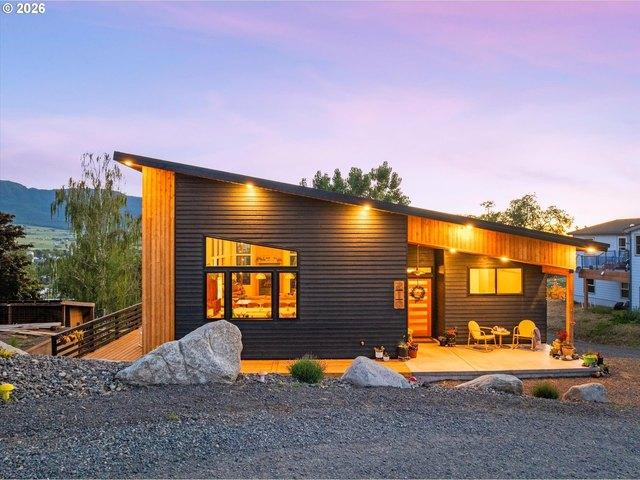 House for sale in Oregonia
