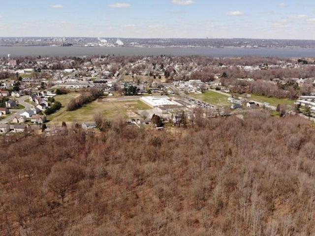 Land for sale in Penns Grove, New Jersey