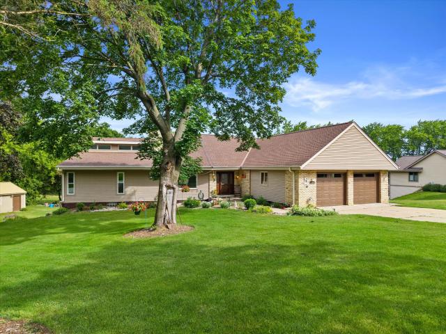 House for sale in North Prairie, Wisconsin