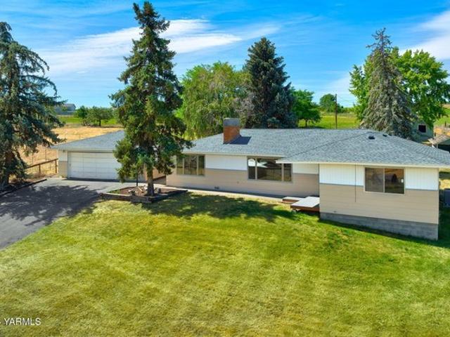 House for sale in Selah, Washington