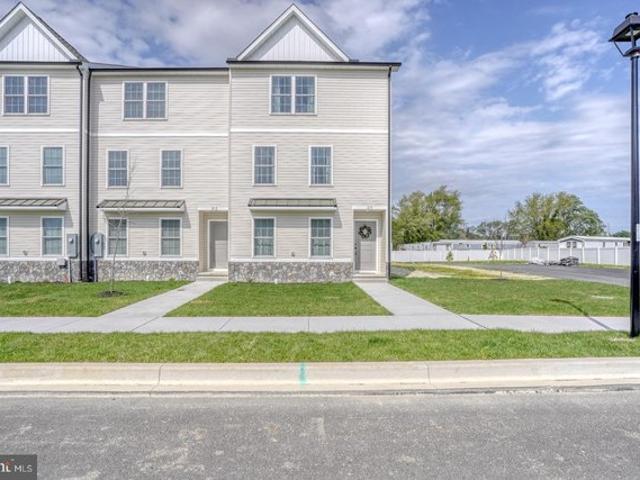 Townhouse for sale in Delaware