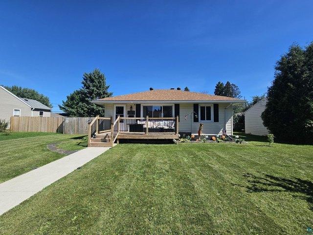 House for sale in Aurora