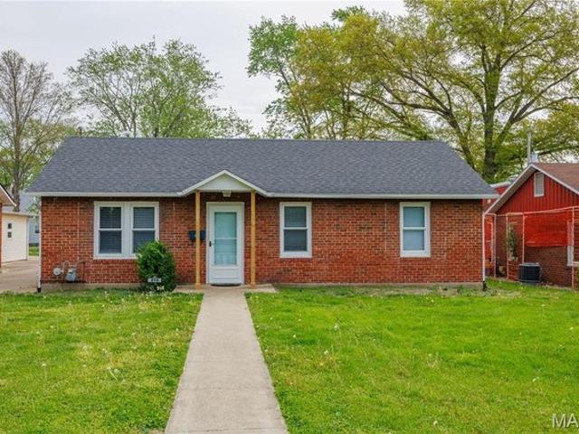 House for sale in Saint Elmo, Illinois