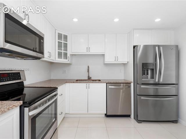 Property for rent in Key Biscayne, Florida