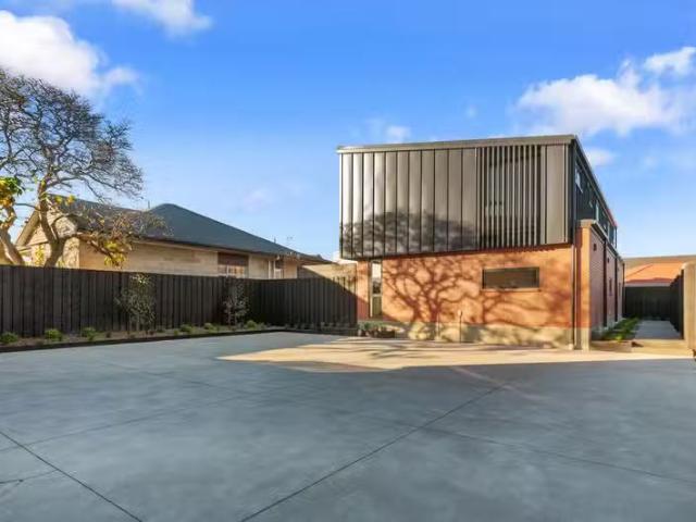House for sale in Chaslands, Canterbury