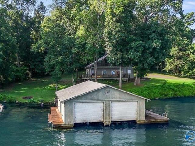 House for sale in Guntersville, Alabama