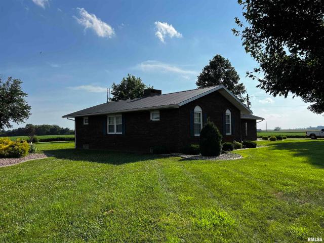 House for sale in Saint Peter, Illinois