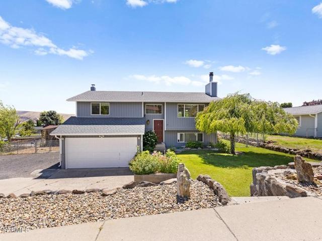 House for sale in Selah, Washington
