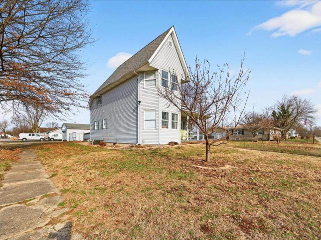 House for sale in Worthington, Indiana