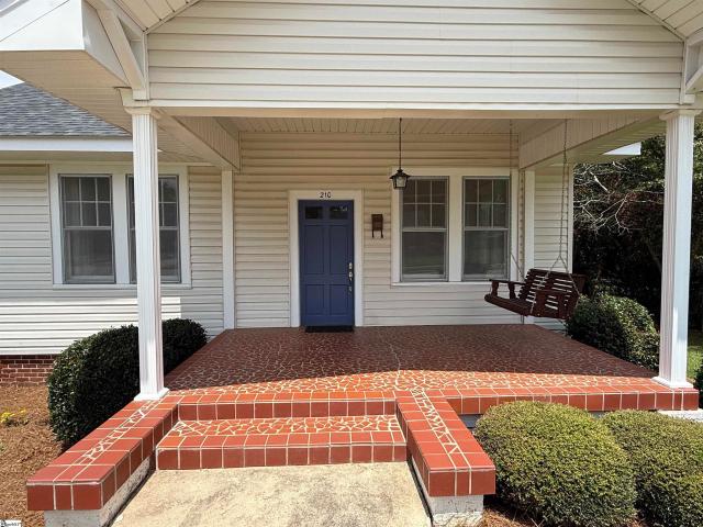 House for sale in Clinton, South Carolina