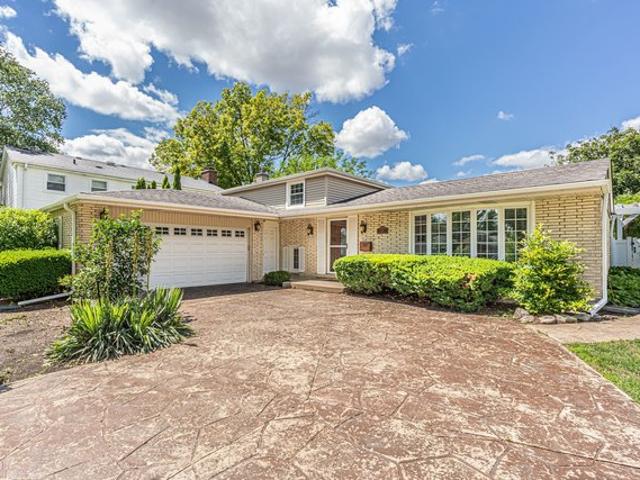 House for sale in Arlington Heights, Illinois