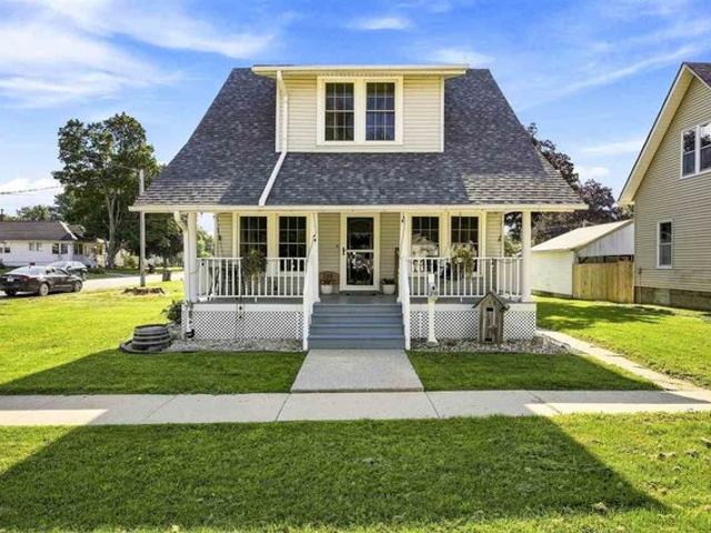 House for sale in Cedar, Iowa